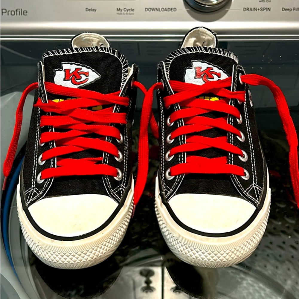 Chiefs converse like sneakers